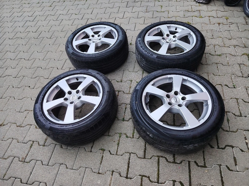 Vand Set roti de vara 225/50R17!!!! 