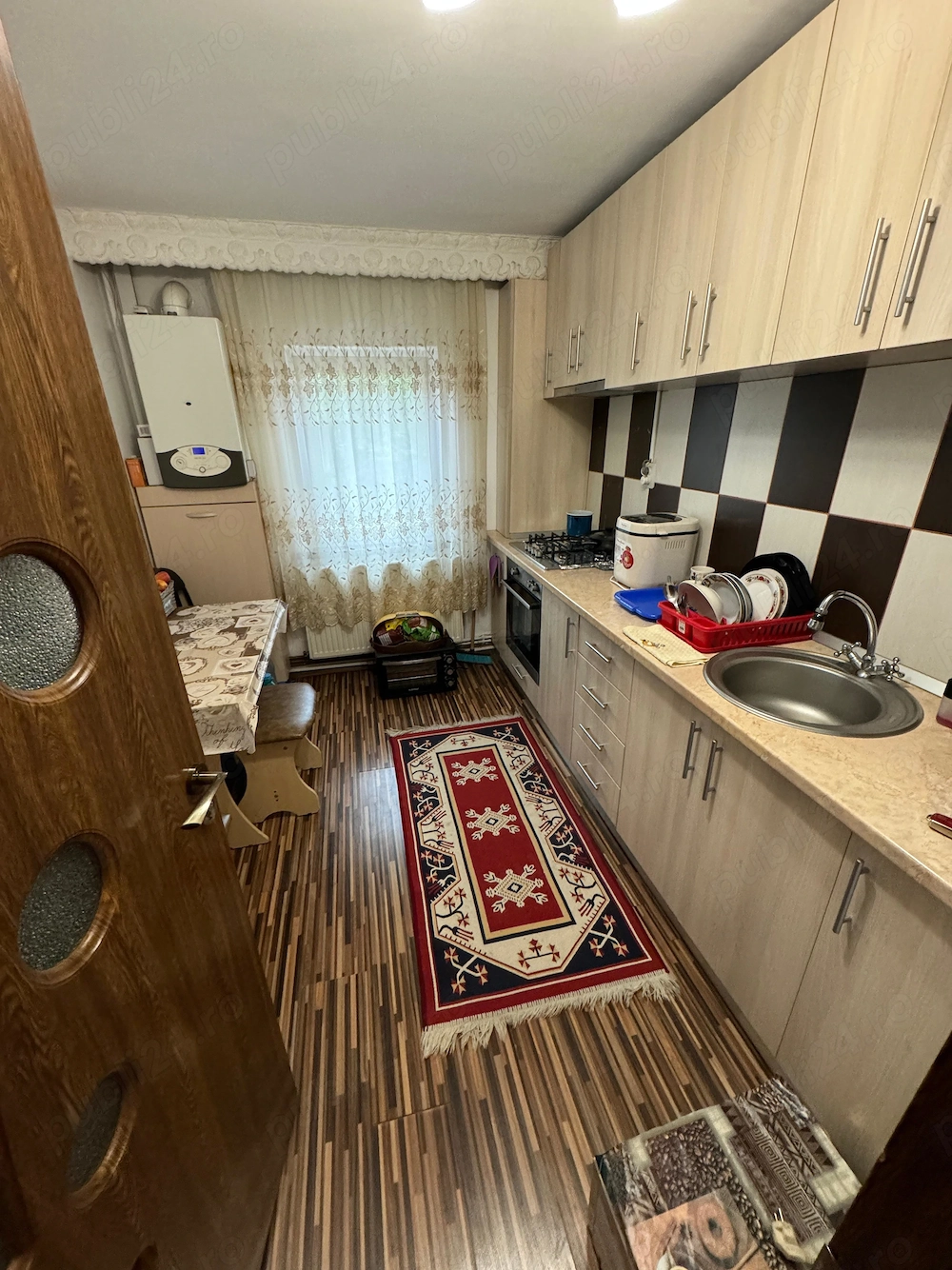 Inchiriez apartament cu 2 camere