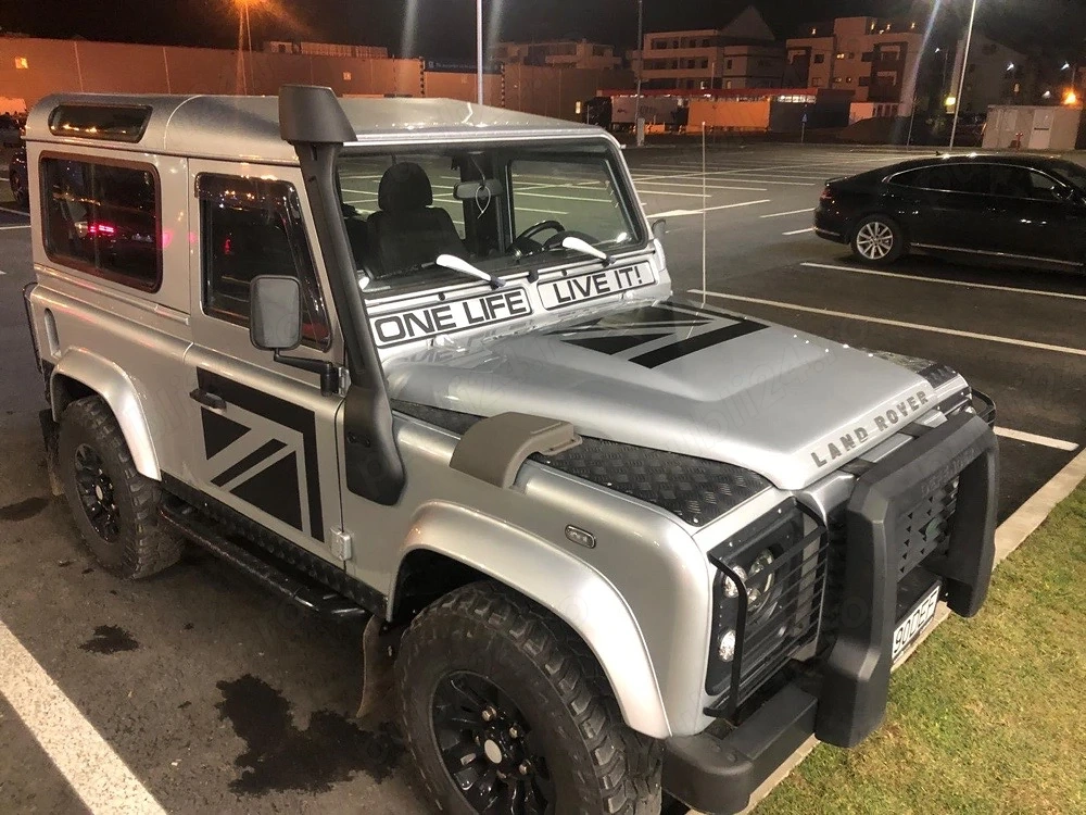 Land Rover Defender 90 | 2 Uși | 4x4 | Cui de remorcare