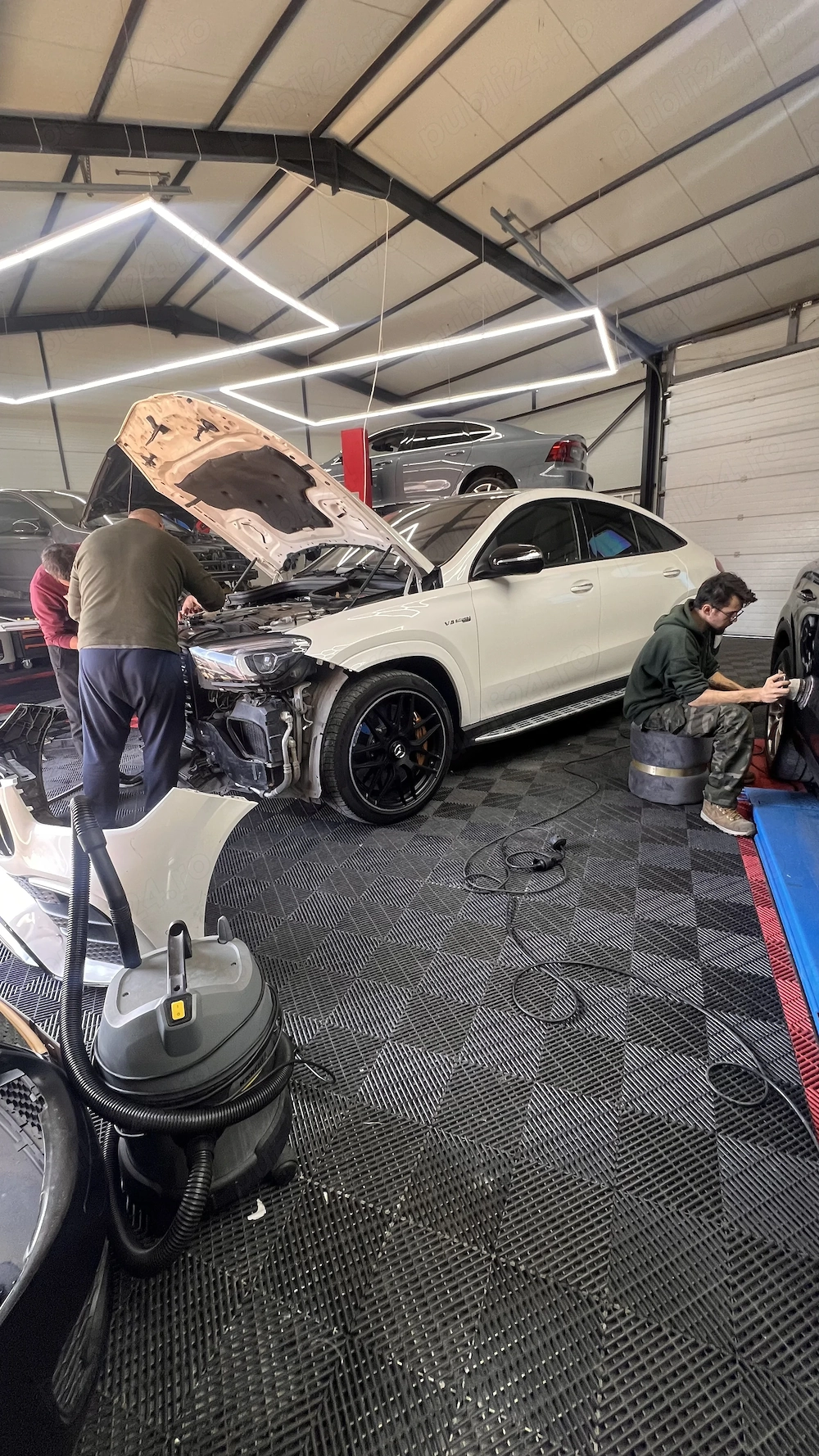 Angajăm Pregătitor Vopsitor Auto   Fără Experiență