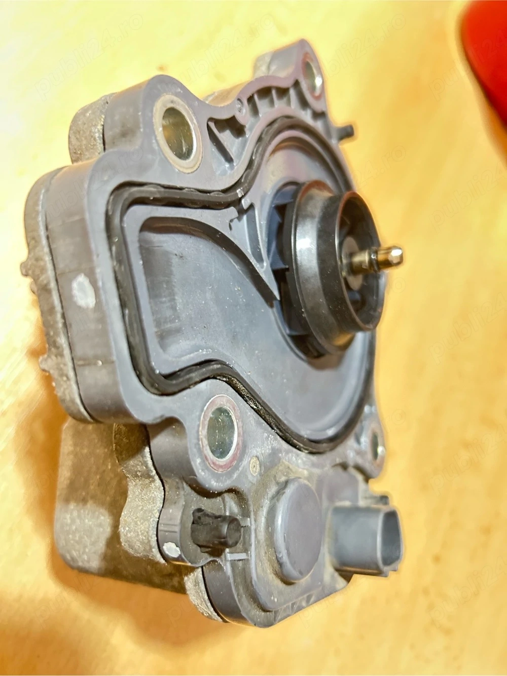 vand pompa de apa toyota auris