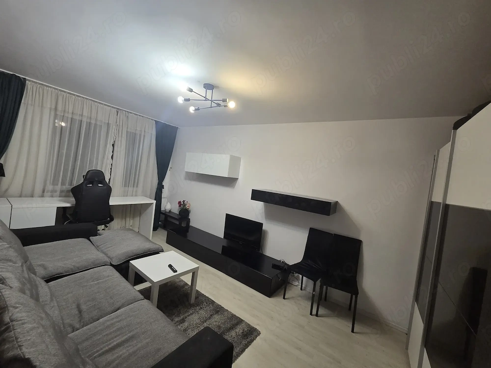 Proprietar inchiriez apartament 2 camere dristor, loc de parcare inclus