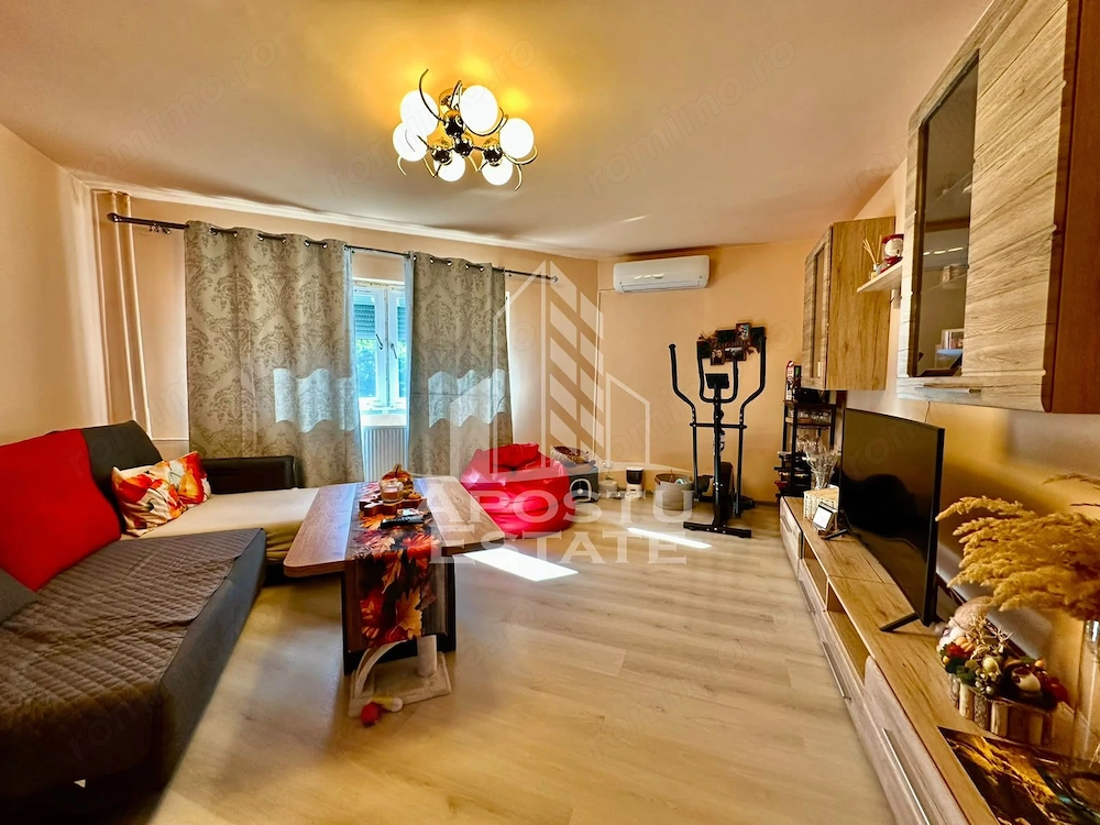 Apartament cu 3 camere, de vanzare, etaj intermediar, zona Soarelui