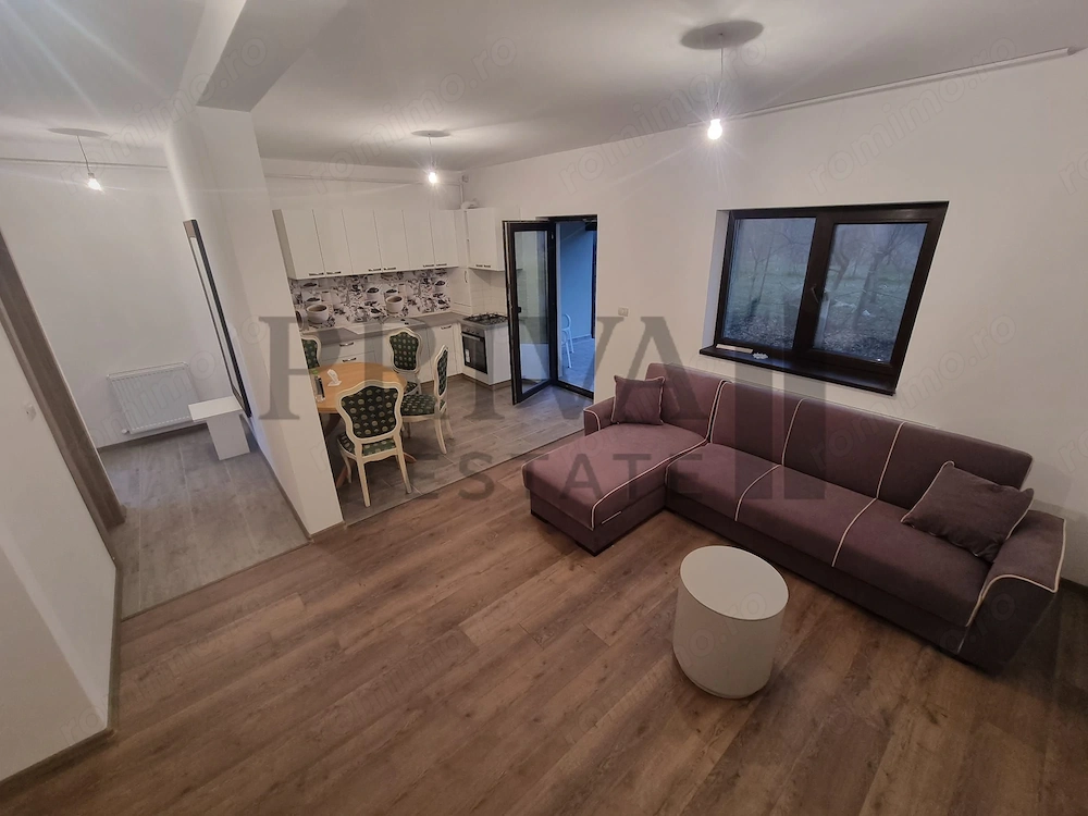 Casa înșiruita 3 camere, 2 bai, 80 mp, mobilată. Sau