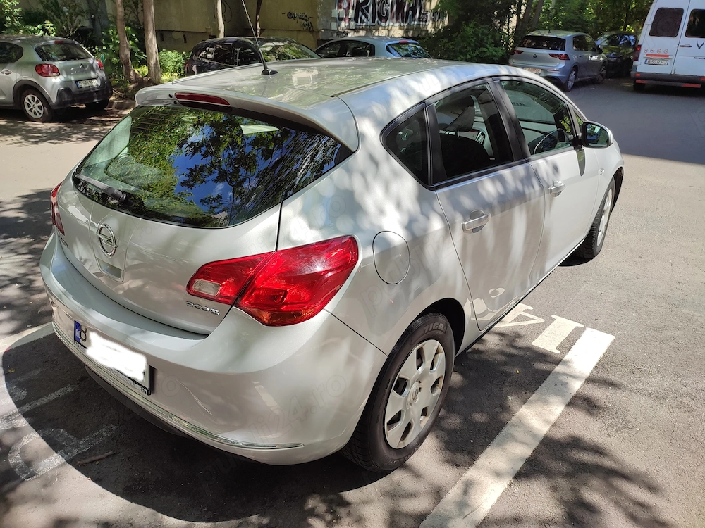 Opel Astra J, disel Euro 6, model 2015