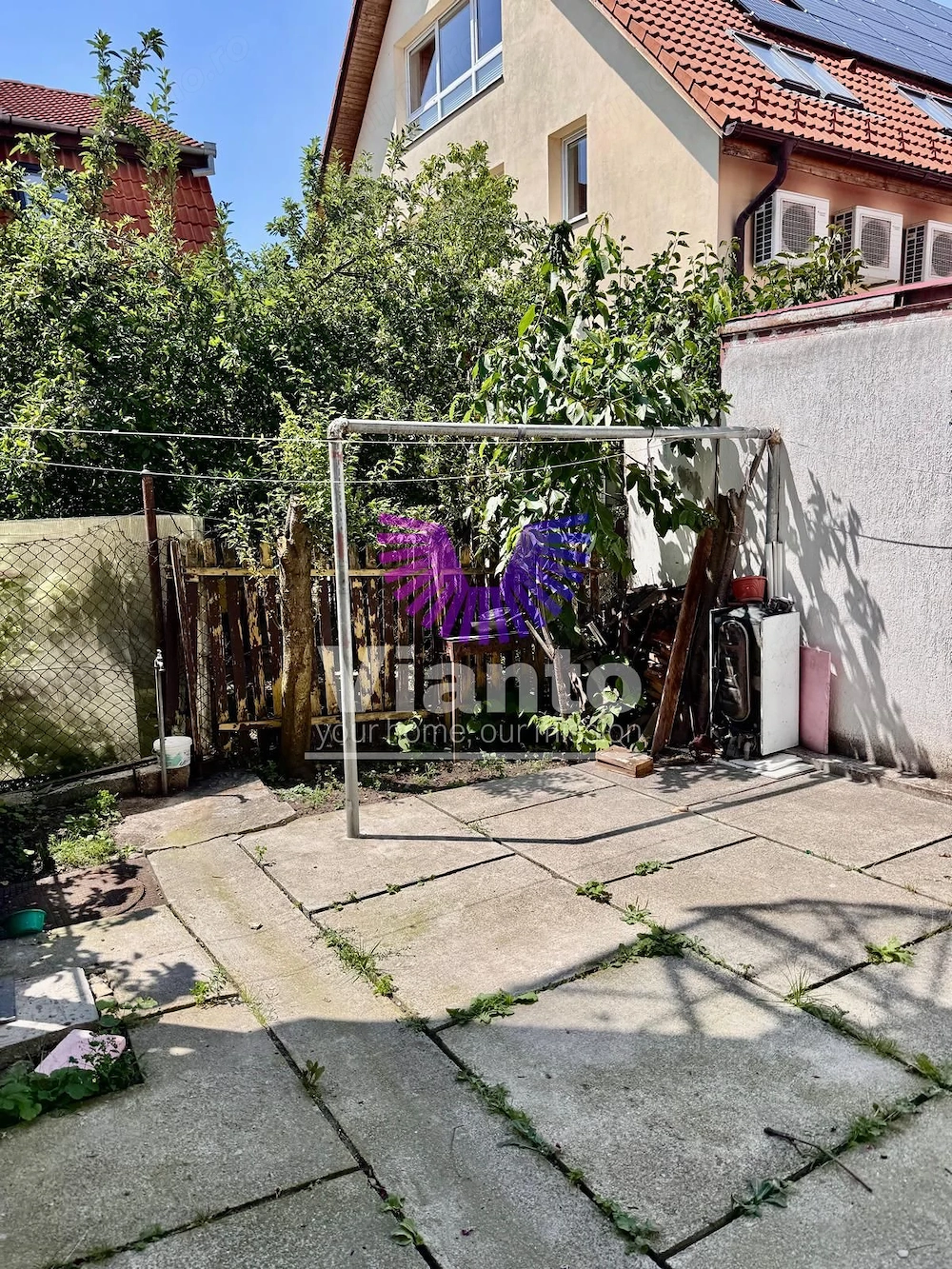 Apartament la casa individuala 93 mp cu curte - zona Parcul Sub Arini-Strand