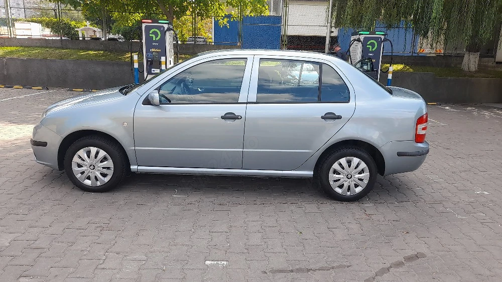 Skoda fabia 1,2 benzina  142.000 km Reali Carte service la Reprezentanța  Skoda Ivas Galați 