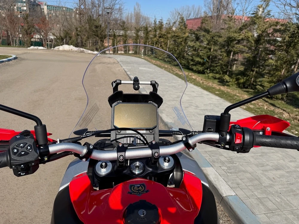 Motocicleta Adventure Touring Aprilia Tuareg 660   Accesorizată OEM