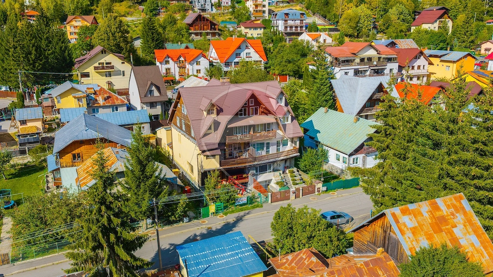 Casă de Vacanta/ Familie/ cu Poveste-Azuga/ Piscina interioara!