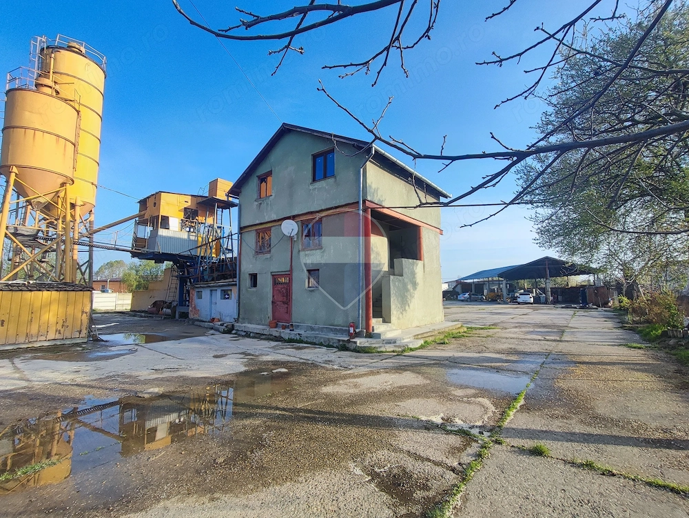 De închiriat platforma, spațiu 3178 mp teren, șopron, Borșului 47