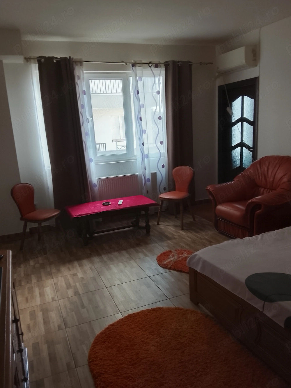 Vând apartament cu două camere 