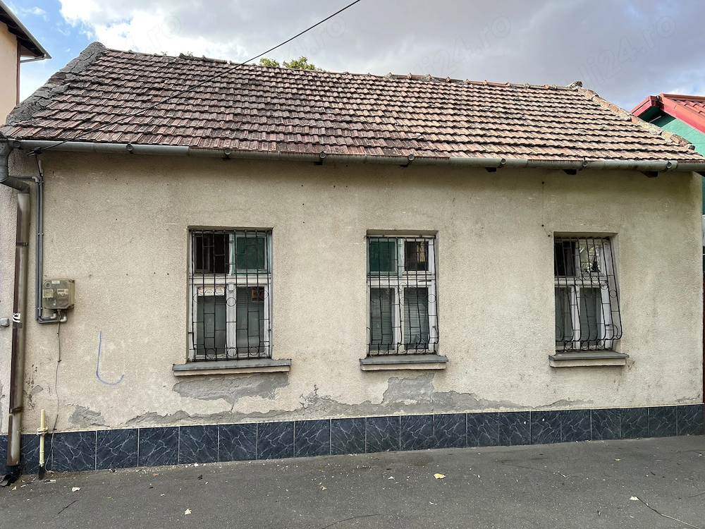 vand casa in cartierul Parneava