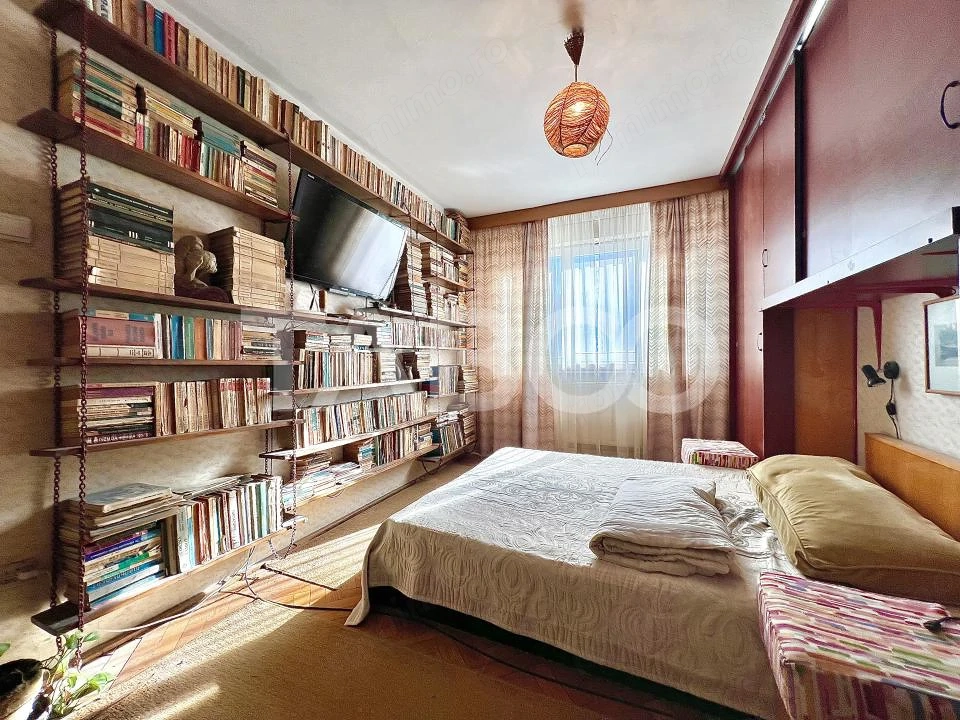 Apartament cu 4 camere Manastur izolat etaj 3 cu boxa langa Baza Sport