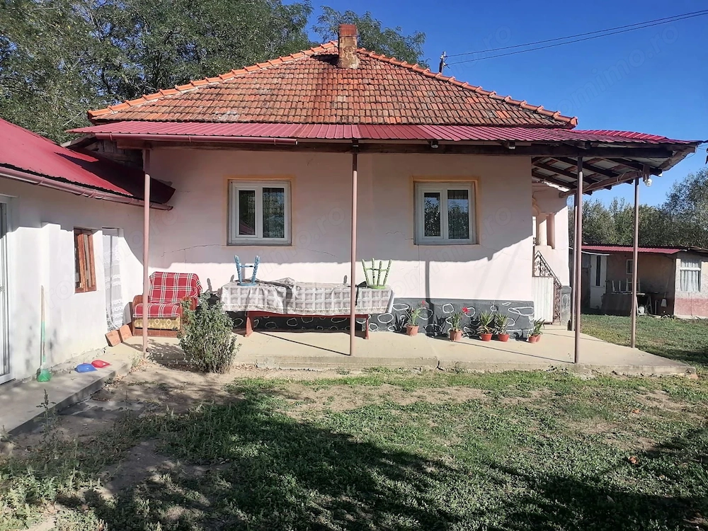 Casă situată în Bumbești Pițic - sat Cârligei