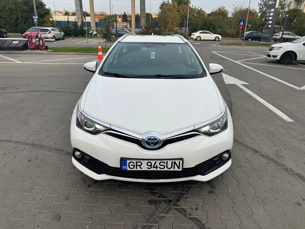 Toyota Auris 1.8 HYBRID baterie 90%