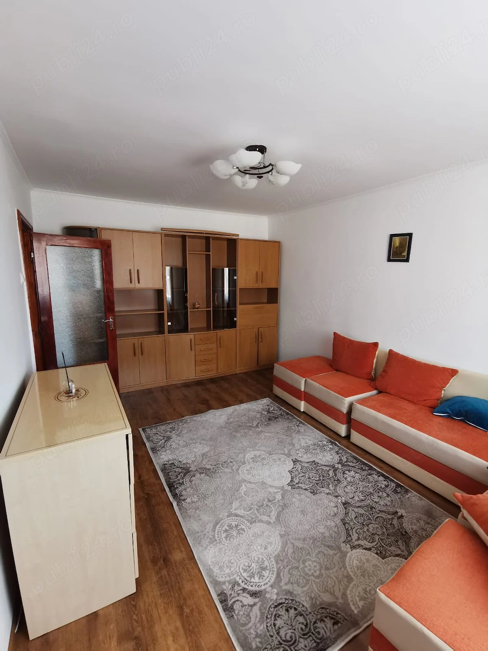 Apartament 3 camere de închiriat, Bld. Traian, zona spital, Scoala 2