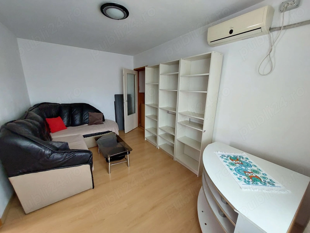 Vand apartament cu 2 camere semidecomandat -Zona Fortuna Vlaicu,etaj 4 4 direct de la proprietar.
