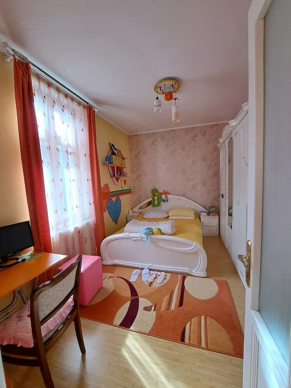 Proprietar direct!-Vând apartament spațios în Roman 