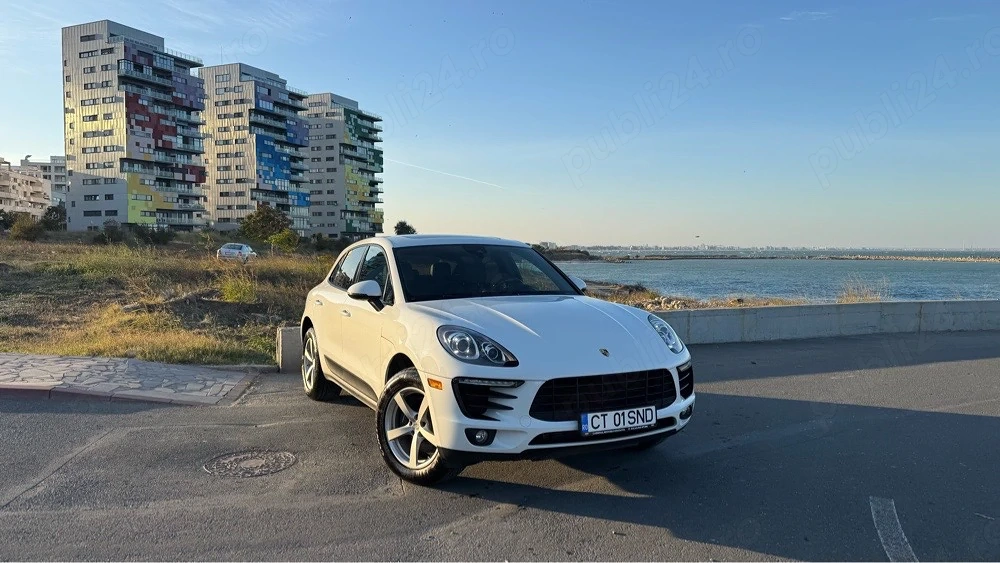 2017 Porsche Macan 2.0T R4 252 CP 4x4 PDK Bose panoramic