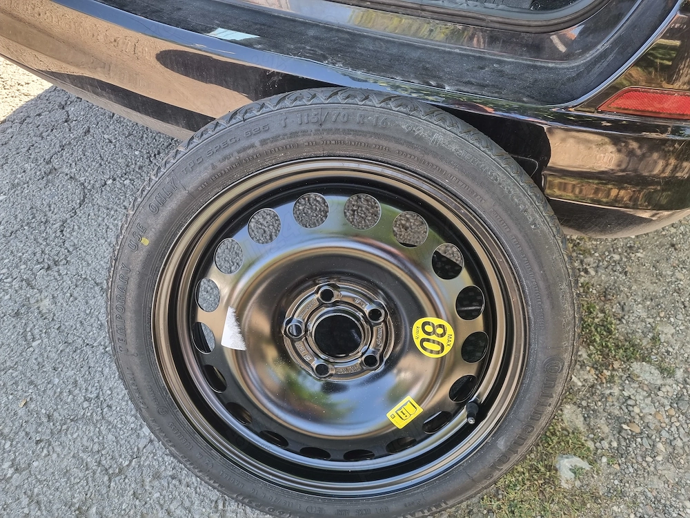 Rezerva de opel astra j slim subțire 5x105 cu tot cu supor si cric si cheie de roti la 500 lei tot s