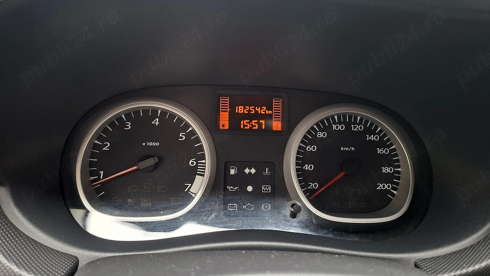 Vând Dacia Duster 1.6 16v 