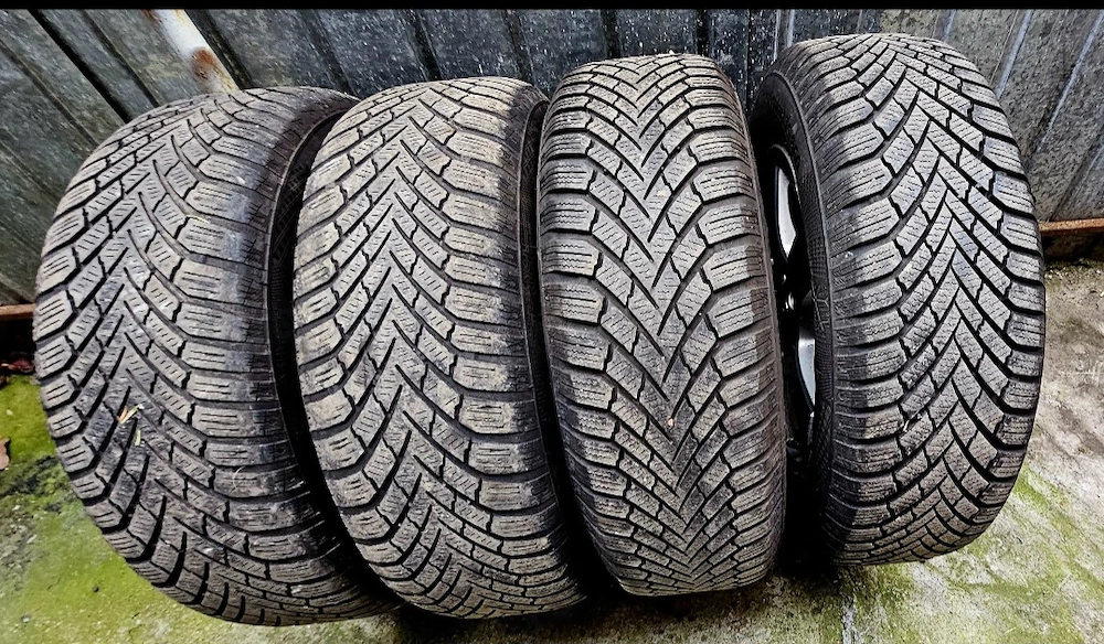 Vand 4 cauciucuri iarna Continental 195/65 R15