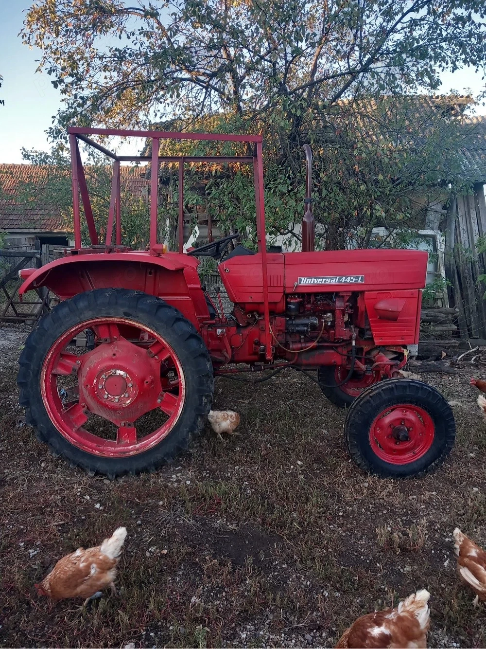   Vând tractor U445-L