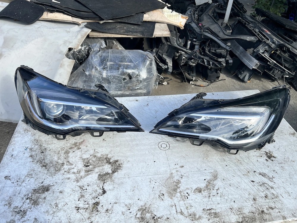 Set faruri originale Opel Astra K – Halogen cu LED DRL