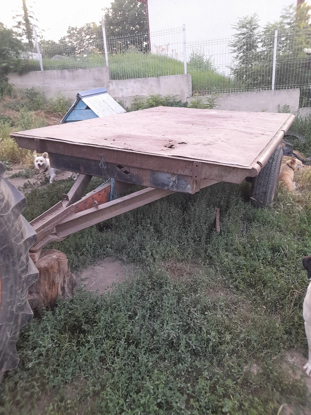 De vînzare un Cărucior.de Tractor.