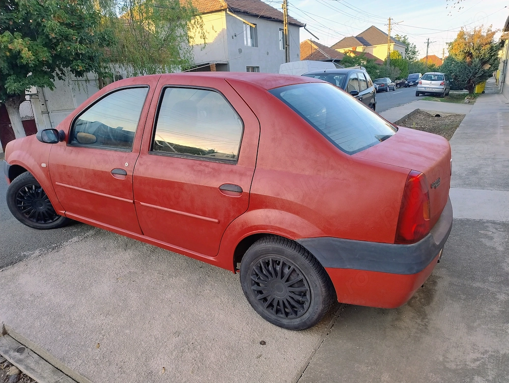 Vand Dacia Logan de 1.6 din 2005