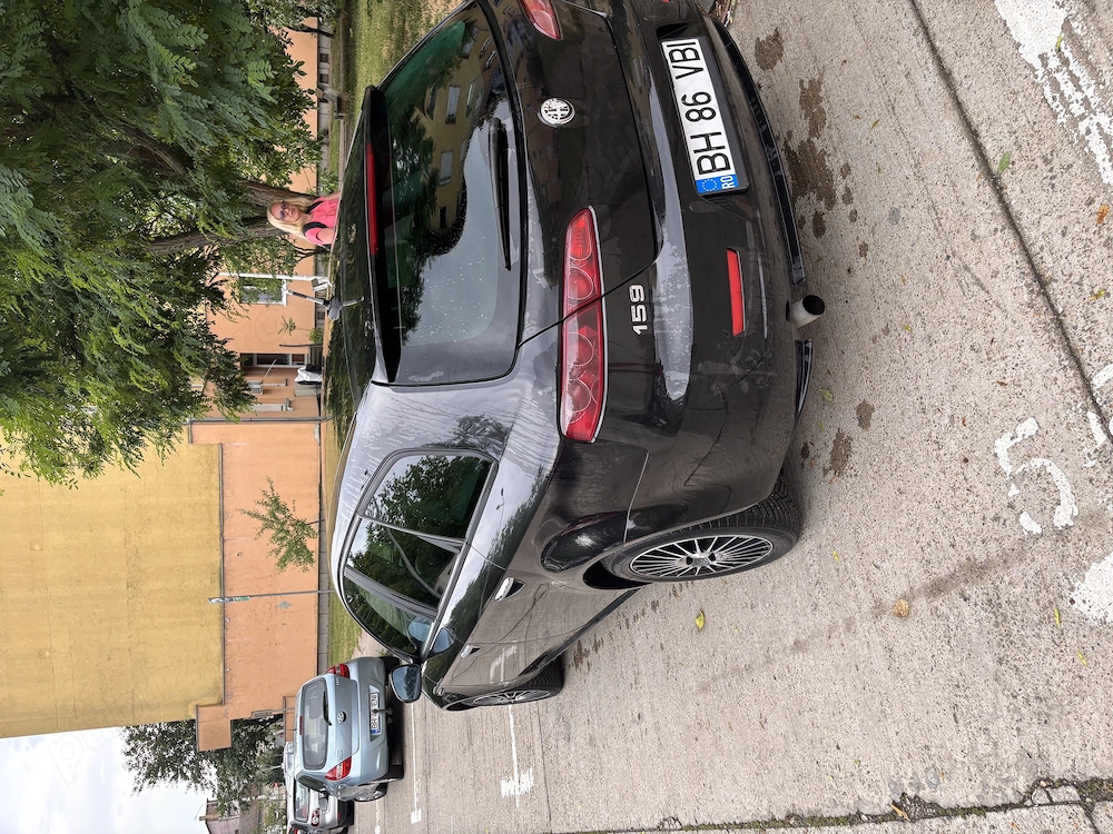 Vând Alfa Romeo 159
