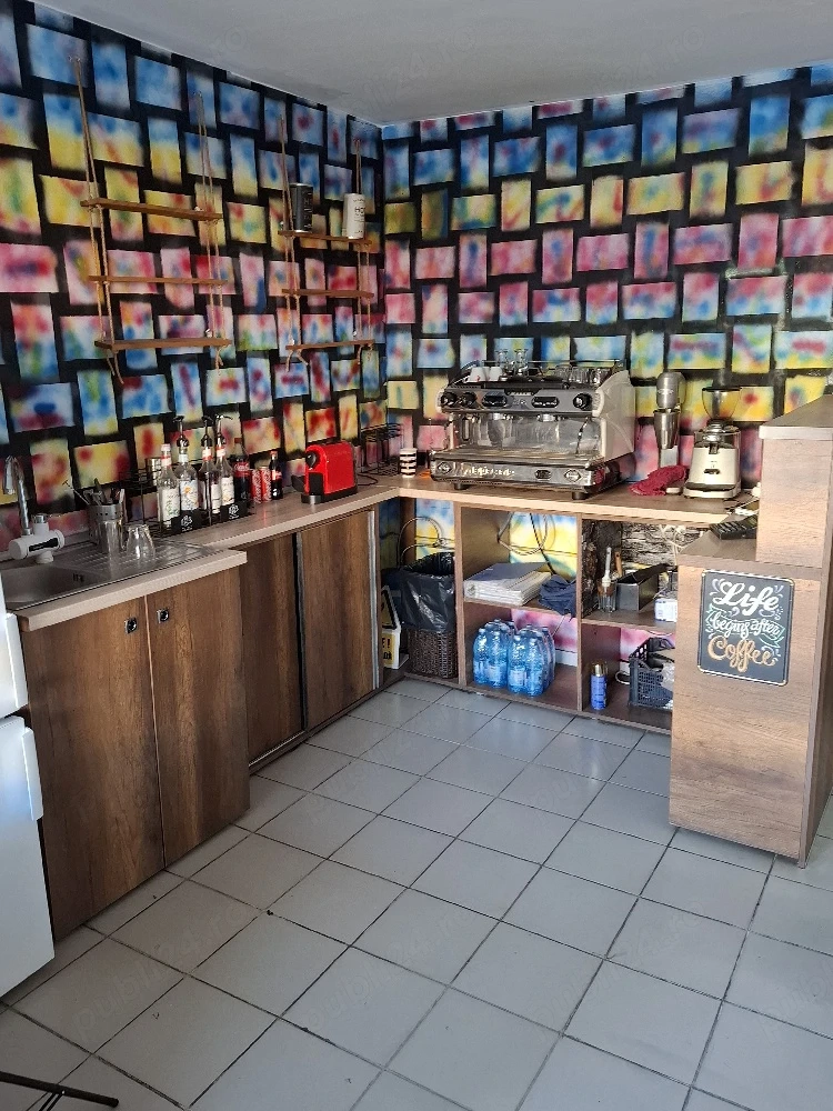 cafenea cu utilaje