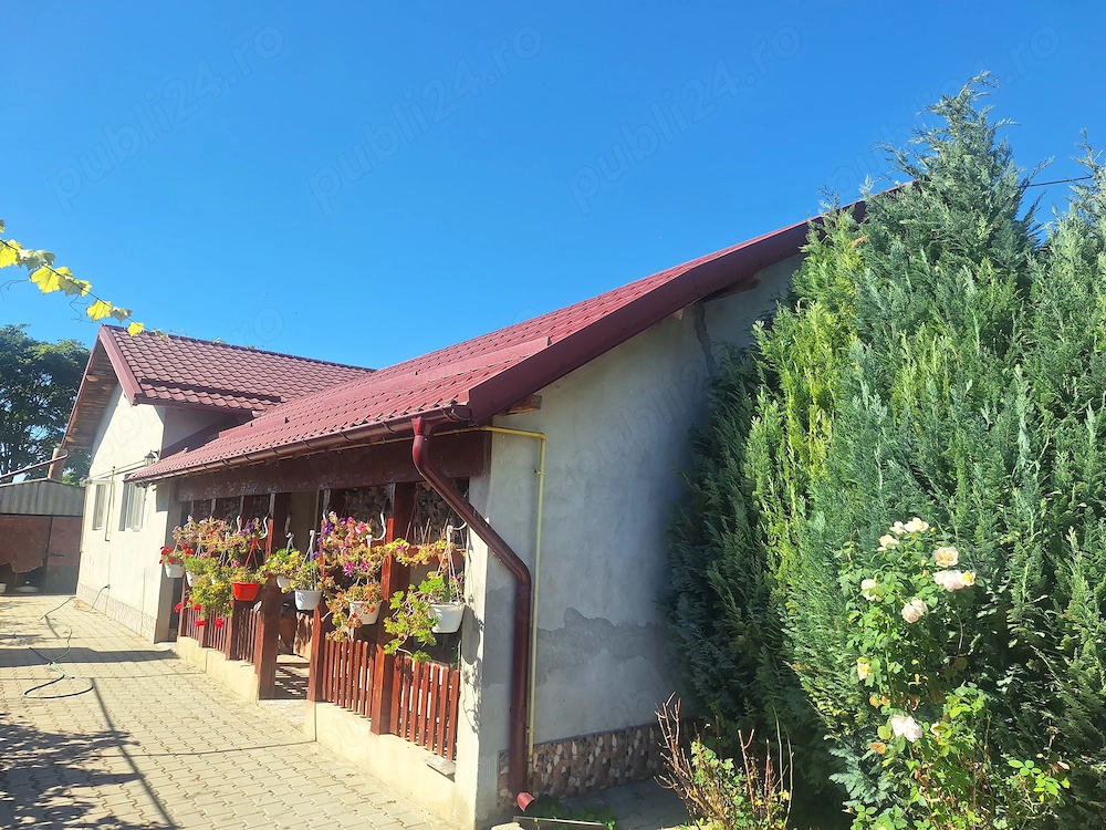 Casă de vânzare în Puchenii Moșneni, Prahova   teren generos de 2.664 mp