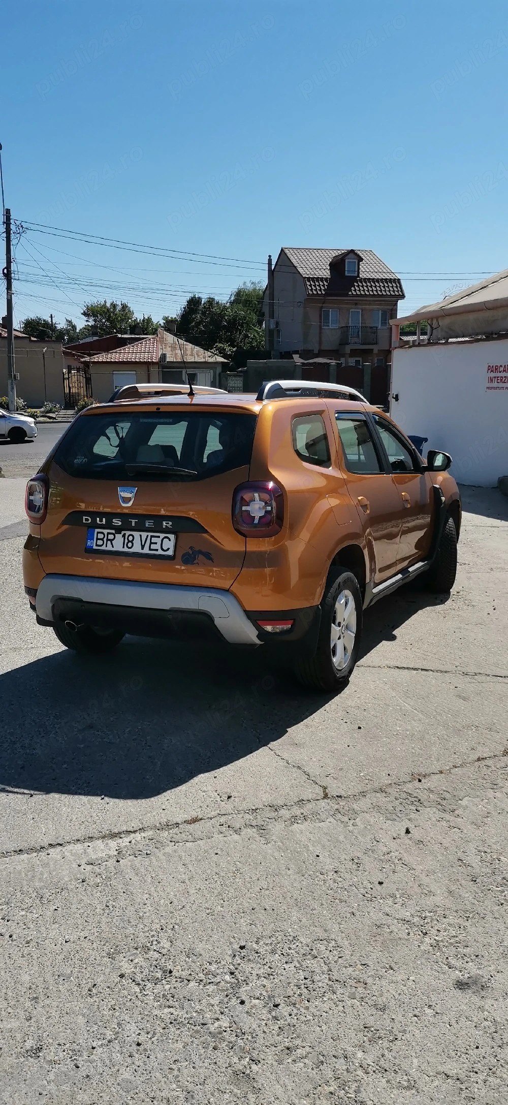 Ia Dacia Daster
