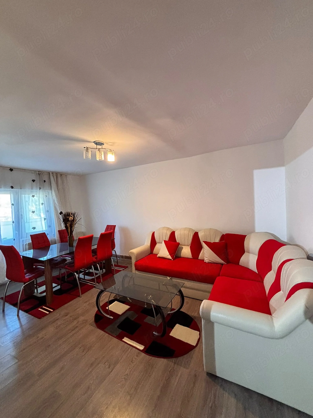 Vând apartament 4 camere decomandat, 79 mp, etaj 3 4   Lupeni, Bărbăteni