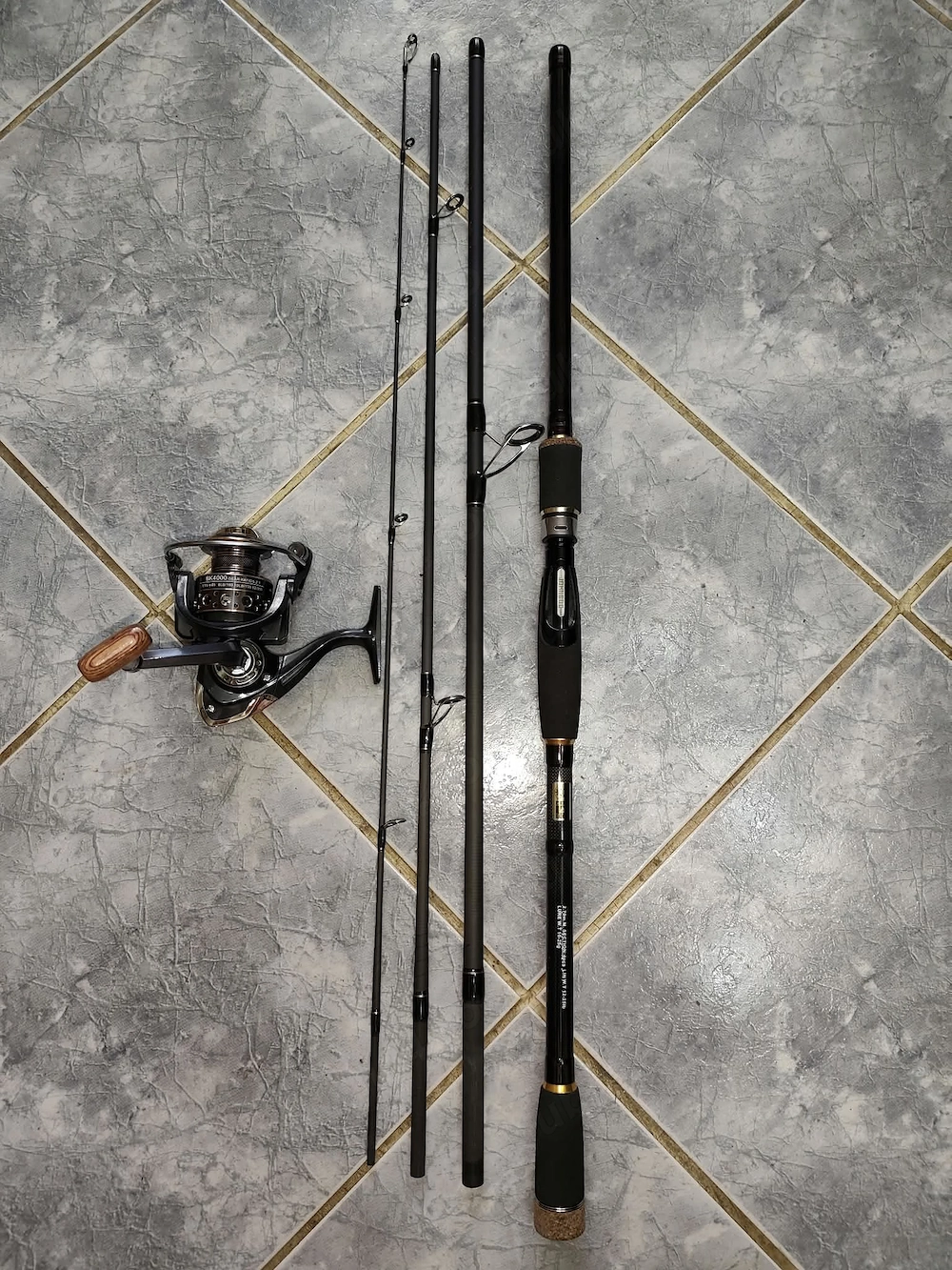 Set lanseta si mulineta spinning, si bonus