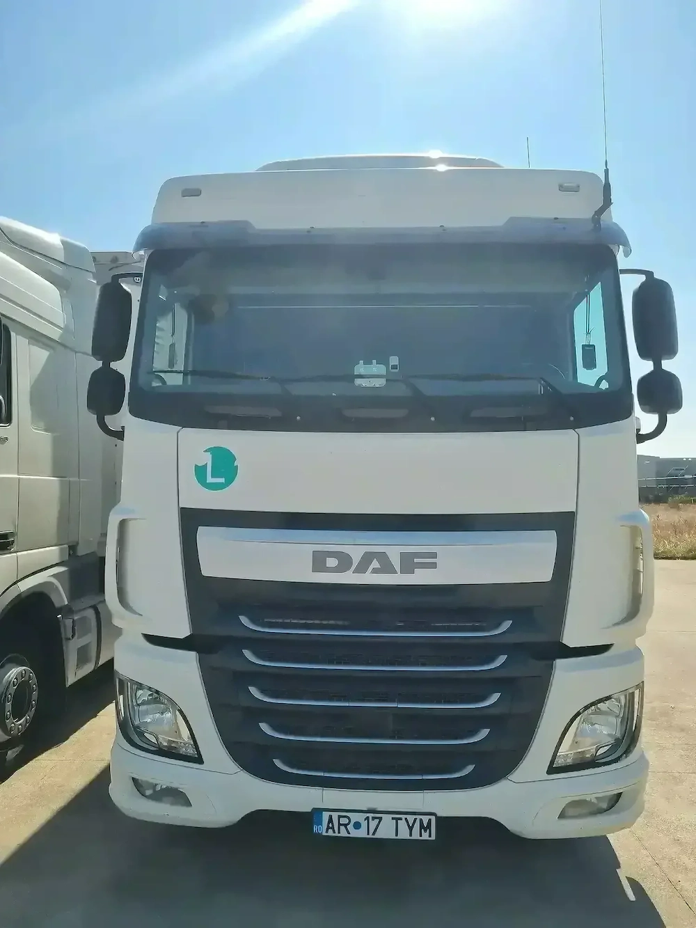 Vand 4 unități DAF XF460 și XF480