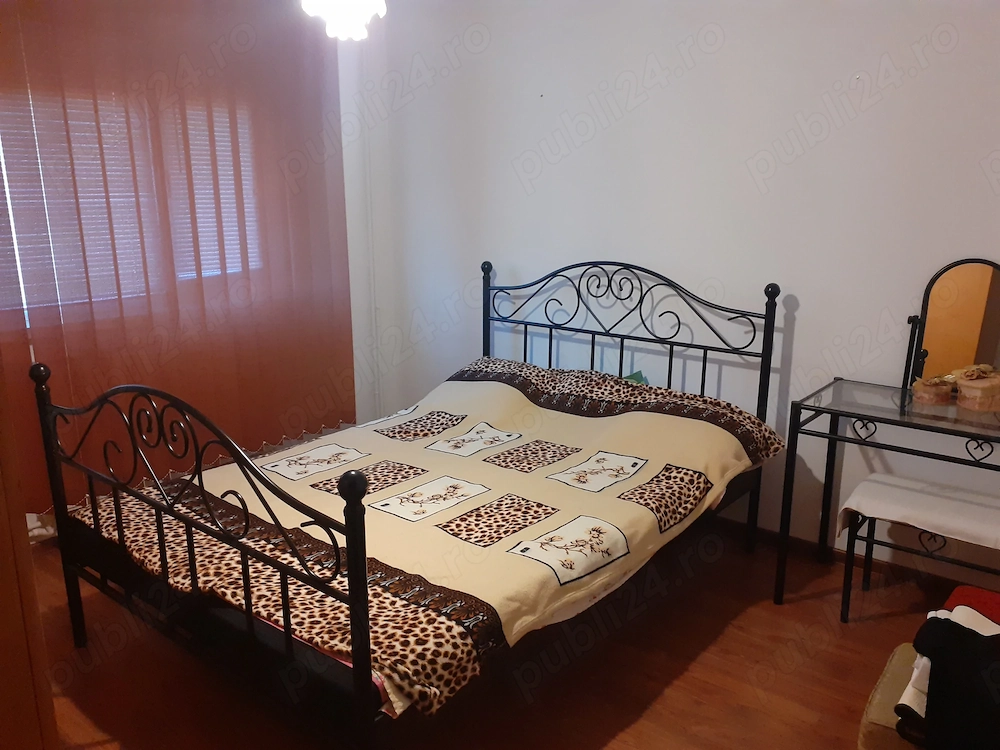 Vand apartament 3 camere, str.Podgoriilor, Tulcea