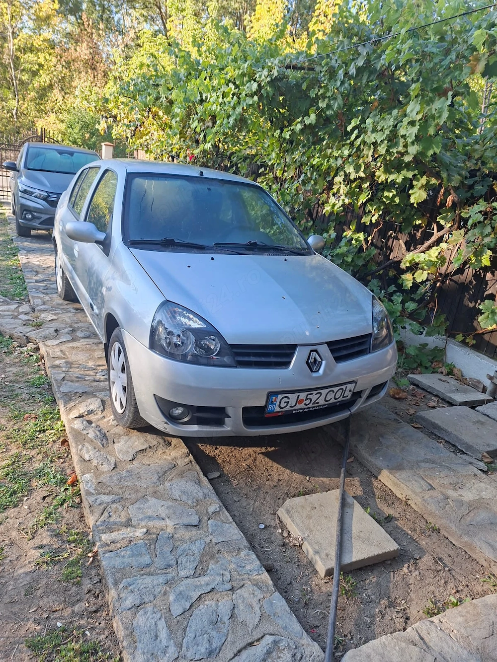 Vând Renault symbol diesel 2008