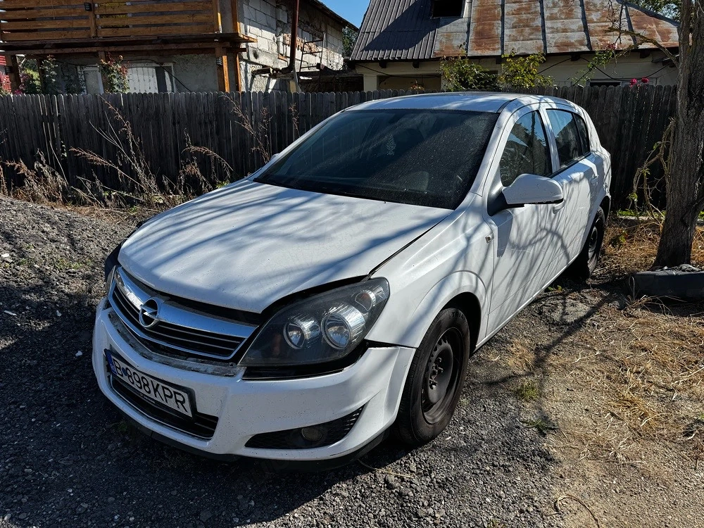 Opel Astra H 2012 Avariat