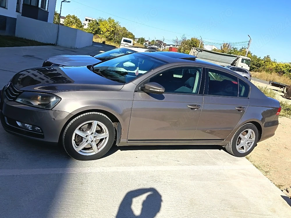 Volkswagen Passat B7 Sedan   2.0 TDI   170 CP   Manuală 6+1   Trapă   Park Assist