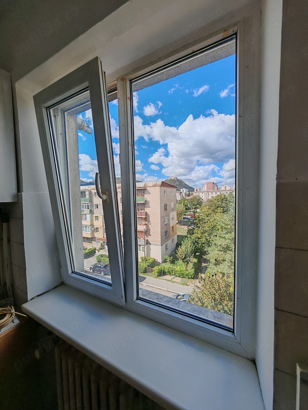 Apartament 2 camere decomandat, loc parcare cu copertină