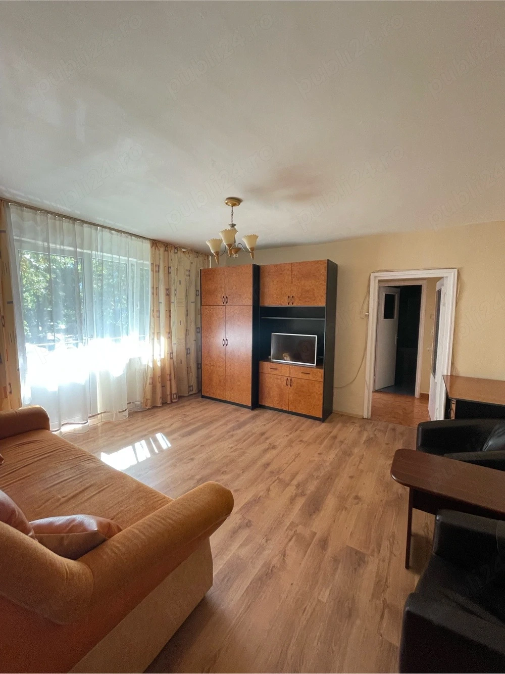 Apartament cu 2 camere, Oradea, Strada Lacul Roșu nr. 4.