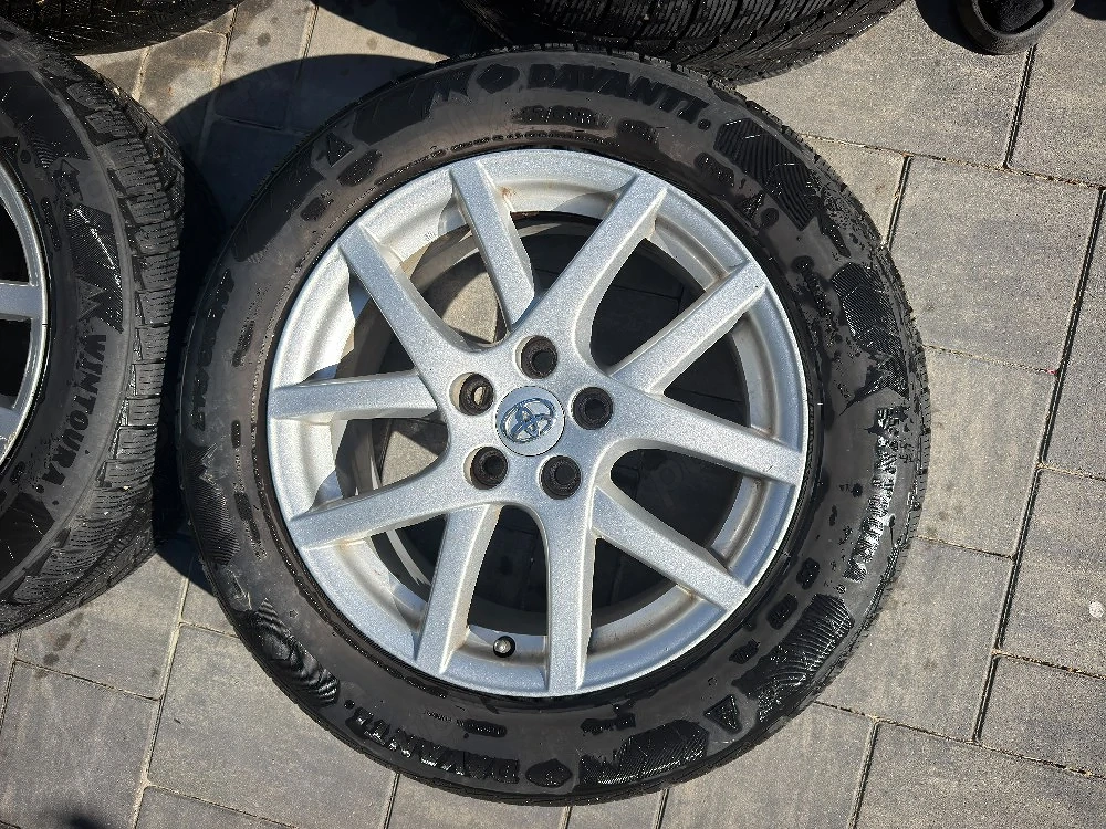 Jante cu anvelope de iarna 17"Toyota 