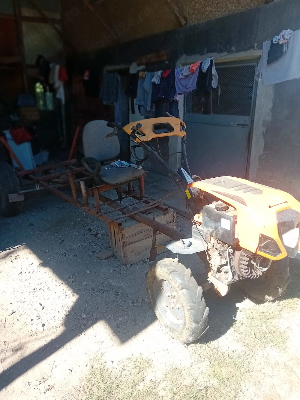 Vând motocultor cu remorcă cp 10 dizel 