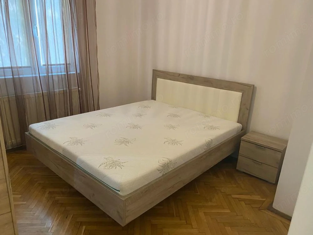 Apartament cu 3 camere de închiriat în Lipovei