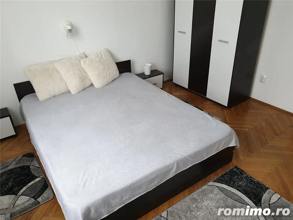 Apartament cu 4 camere de închiriat în Aradului