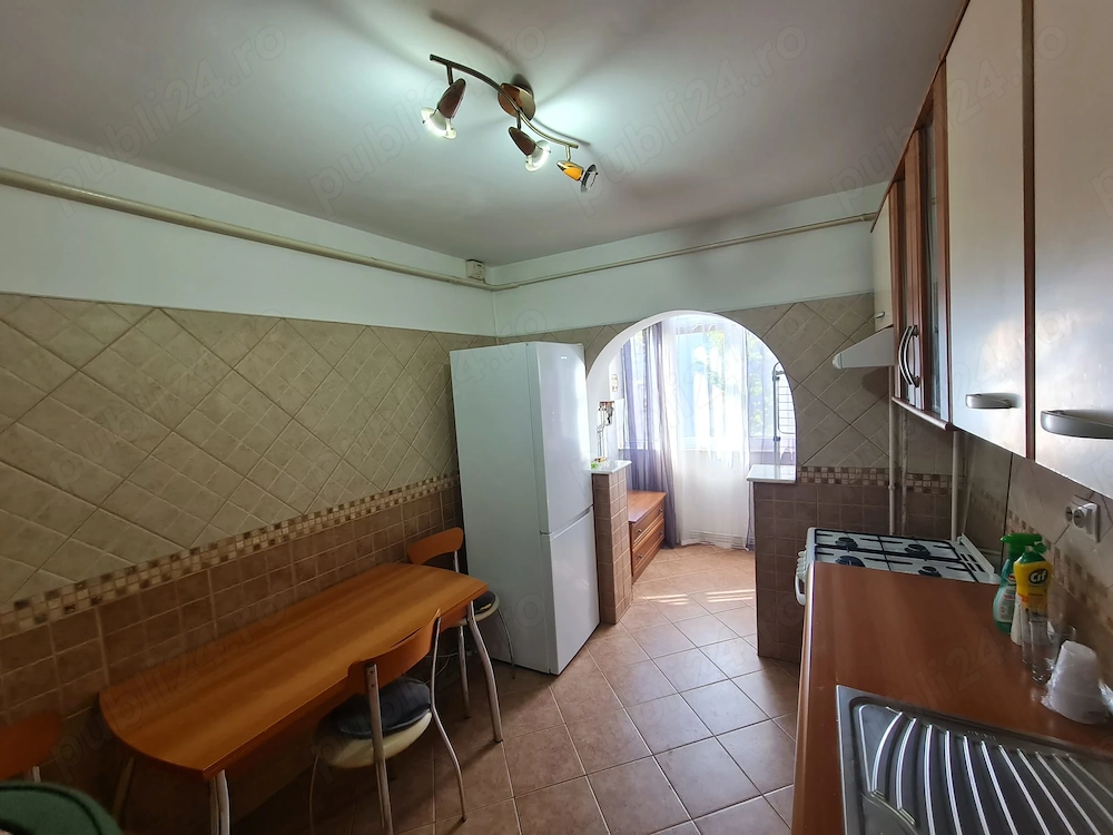Închiriez apartament cu 1 cameră   Podul de Fier, lângă stația de tramvai