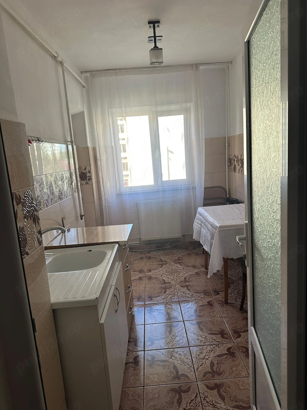 Închiriez apartament 2 camere decomandat 