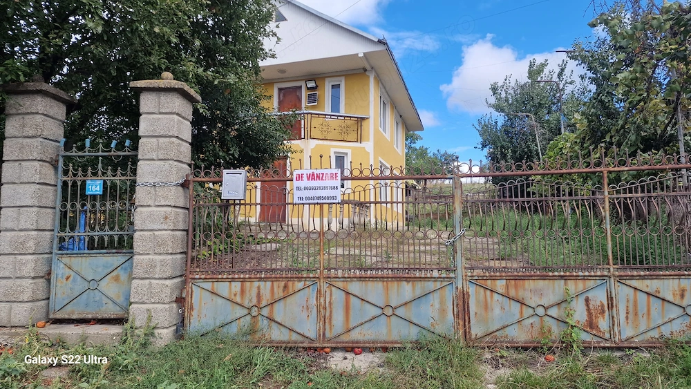 Vând casă în comuna Leorda 